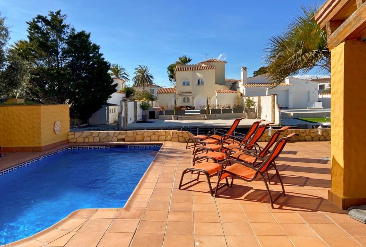 Ampuriahome Villa Hosting 15, Pool & Mooring 艾姆布里亚布拉瓦 外观 照片